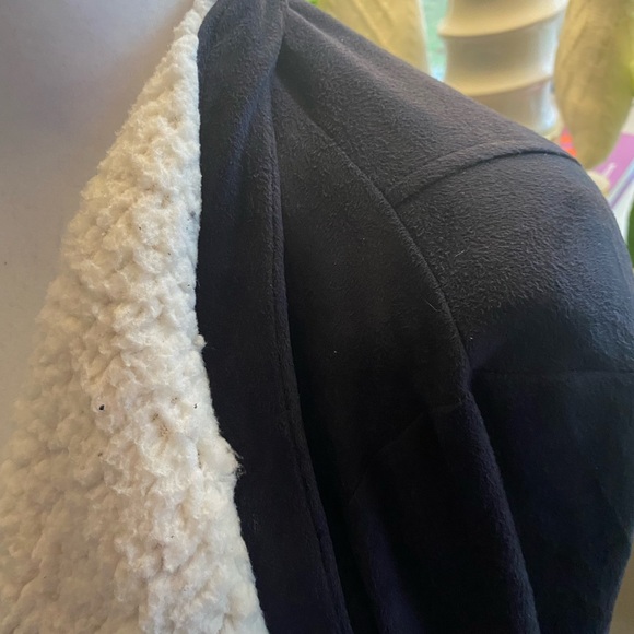 Black Faux Suede Jacket with Sherpa Collar ❤️🖤❤️🖤 - Picture 5 of 11